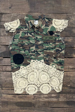 Load image into Gallery viewer, Hidden Meadows Vest - Camo