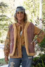 Load image into Gallery viewer, Echo&#39;s Of Love Vest
