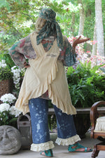 Load image into Gallery viewer, Swooping In Tank
