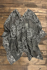 Load image into Gallery viewer, Garden Bliss Poncho - Vintage Black
