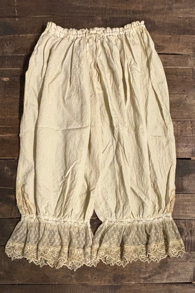 Alluring Romance Bloomers - Oatmeal