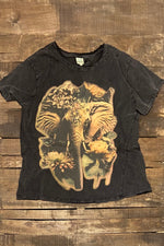 Load image into Gallery viewer, Moon Dance Tee - King Of The Jungle
